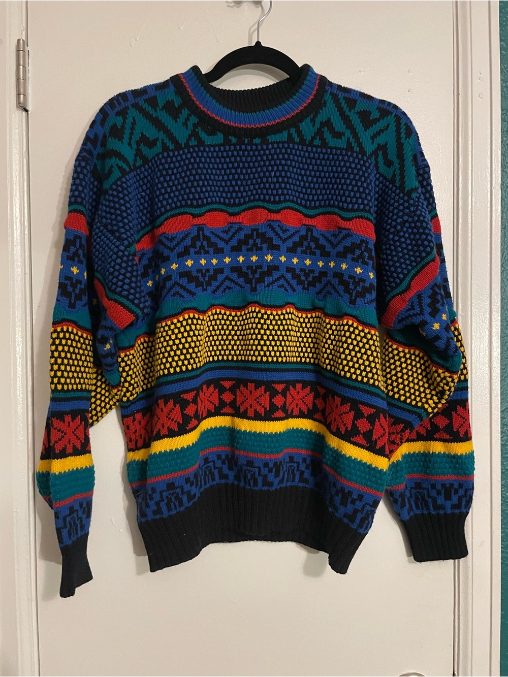 Multicolor Patterned Vintage Sweater - Blue, Red, Yellow
